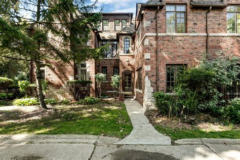 Meanwhile you can send your letters to. Sherwood Forest home offers seven bedrooms, red carpet ...