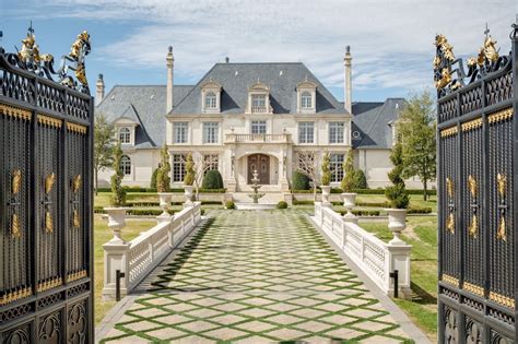 You Won't Believe What This Texas Mansion Has In Its Backyard ...