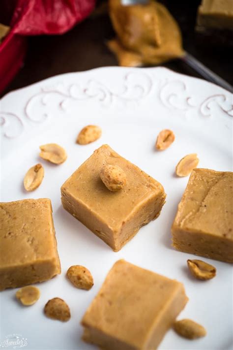 Easy 4 Ingredient Peanut Butter Fudge Is The Perfect Treat