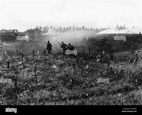 Barbed Wire Soldier Ww1 Black And White Stock Photos And Images Alamy