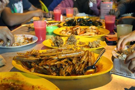 Grilled fish is a typical portuguese dish and is very popular in melaka. Ceritera Nathassya Hussna: Ikan Bakar / Burnt Fish ? at ...