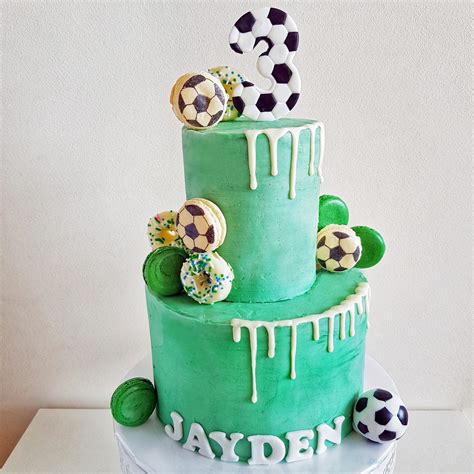 Top 100 Pictures Pictures Of A Football Cake Stunning