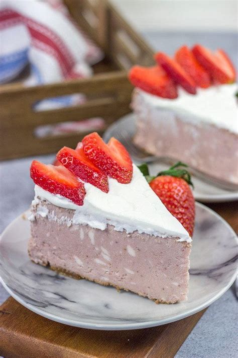 You can't go wrong with any one of these cheesecake recipes, each one is a different variation of delectable, heavenly bliss. Fresh Strawberry Cheesecake | TheBestDessertRecipes.com