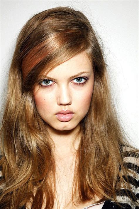 Golden Highlights - 7 Gorgeous Hairstyles for Women over 40 …