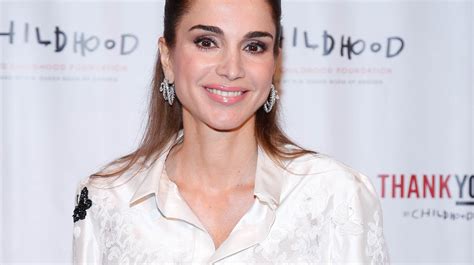 12 Style Lessons We Can Learn From Queen Rania Of Jordan Huffpost Uk Style