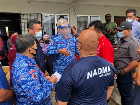 Datuk seri mohd redzuan md yusof berkata, khabar angin itu dipercayai sengaja dilakukan pihak tertentu untuk menggugat kestabilan politik negara. Portal NADMA - Lawatan YB Datuk Seri Mohd Redzuan bin Md ...