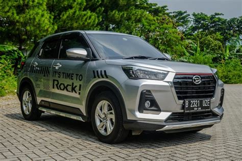 Daihatsu Rocky L Dengan Skema Cicilan Rp Jutaan Kumparan Com