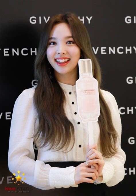 Twices Jeongyeon Nayeon And Dahyun Givenchy Beautys Store Opening