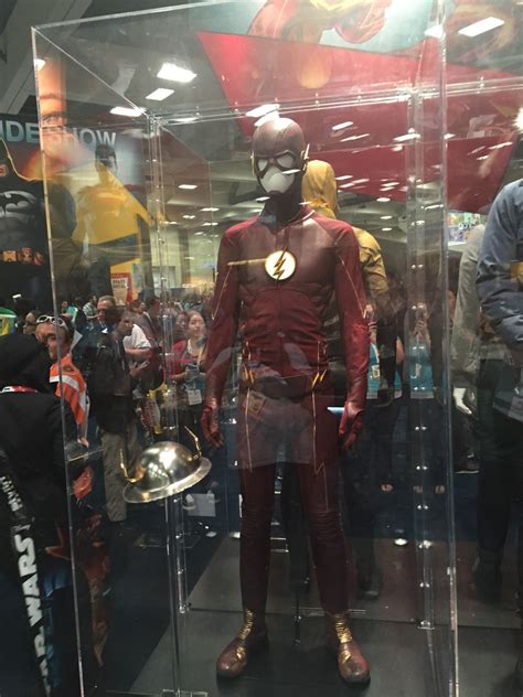 The Flash Season Two Costume Revealed Rdccomics