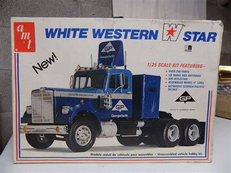 Amt 125 Scale Model Kit 1 White Western Star Semi Truck Vintage Kit