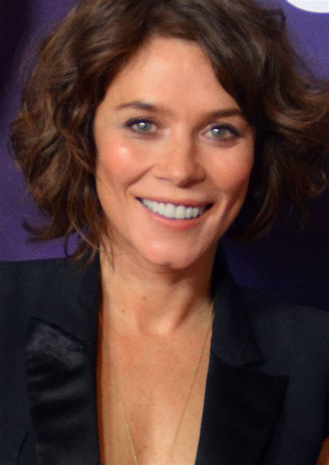 OOPS TV Actress Anna Friel Topless Fappening Sauce