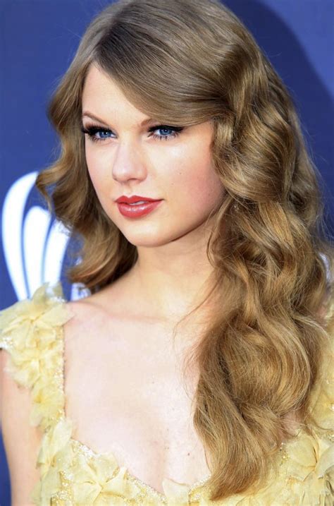 Celeb Jihad: The Smut Site with Topless Photo of 'Taylor Swift' Offers ...