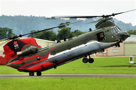 Boeing Chinook Hc4 Military Helicopter Chinook Helicopters Helicopter