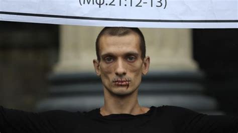 Pjotr Pawlenski Qualvolle Kunst Mit Blut Und Schmerzen Gegen Putin Newsde
