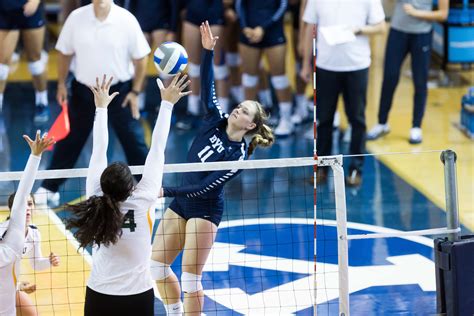 Byu Women S Volleyball Sweeps San Fransisco The Daily Universe