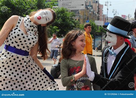 Entertainment Work Mimes In The Street Editorial Photo Image Of City
