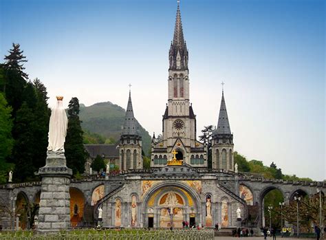 Within your account, click the digital bookshelf link. Sanctuaire de Lourdes - Camping Hautes-Pyrénées
