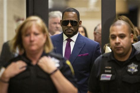 r kelly sex tapes from duffel bag to national circulation eye witness news