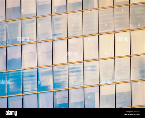 Sunlight Reflecting In Windows Of Office Building Stock Photo Alamy