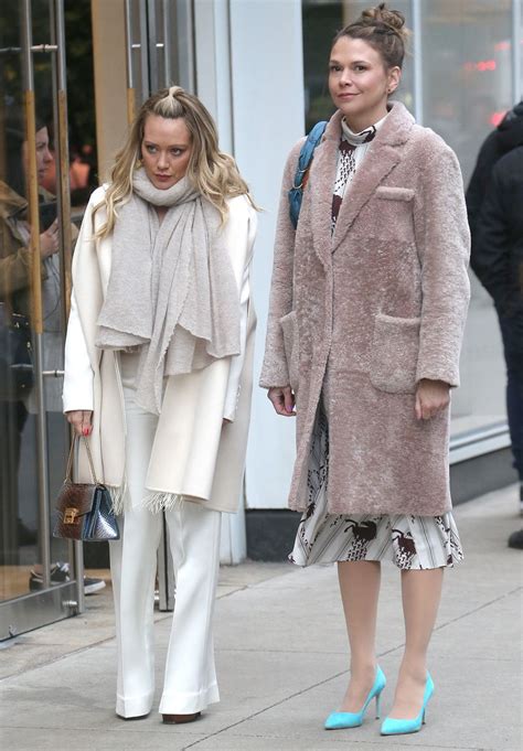 Hilary Duff And Sutton Foster On The Set Of Younger In New York 0227