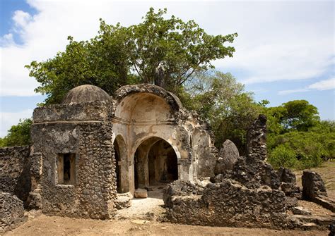 All places, streets and buildings photos from satellite. Msikiti old mosque, Kilwa Kisiwani, South Coast, Tanzania | Flickr