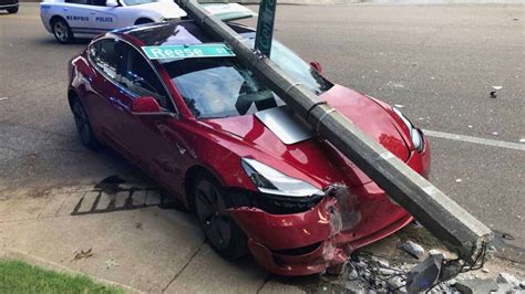 Tesla Acidentes Acontecem Porque Condutores Trocam Pedais