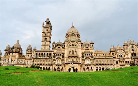 Which is the best wallpaper for goddess lakshmi? Laxmi Vilas Palace, Vadodara Full HD Wallpaper and ...