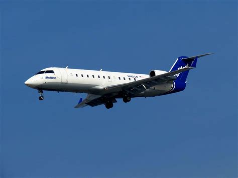 N465sw Skywest Airlines Bombardier Crj 200 Los Angeles Int Flickr
