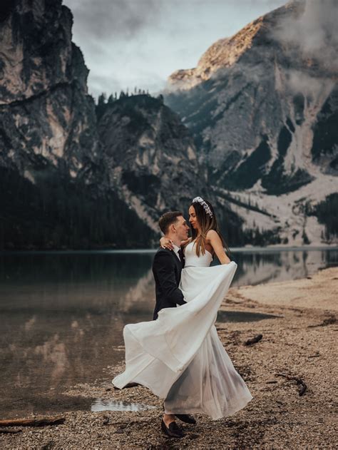 Wedding Elopement Lago Di Braies Pragser Wildsee Couple Photos 0061