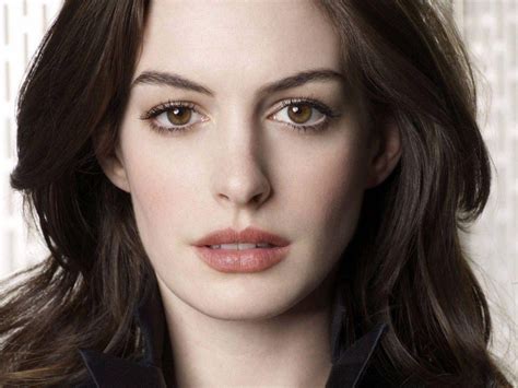 Pin Von Mariam Loghmari Auf Anne Hathaway Mit Bildern Anne Hathaway Hübsche Gesichter Promis