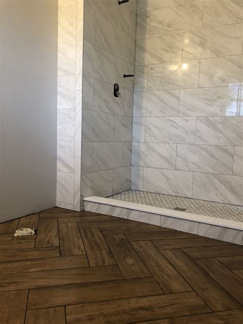 10 Wood Look Bathroom Tile