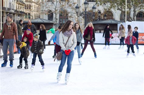 To be a great hockey player you first have to learn to be a great skater, this quick tips. Ice Skating Tips and Techniques - Thrillspire