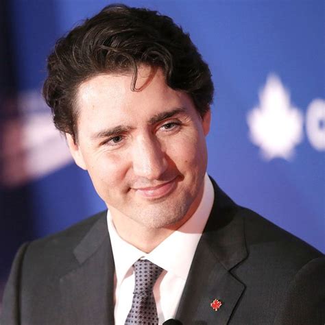 What's better than the queen and justin trudeau together? Why Don't I Ever Run Into Shirtless Justin Trudeau While ...