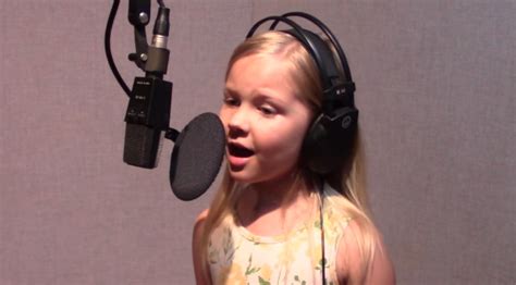 This 6 Year Old Girl Sings Unchained Melody And Its Absolutely Beautiful