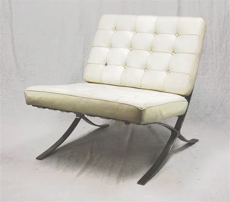 Looking for a good deal on barcelona chair? Mid Century Modern White Barcelona Style Chair | Barcelona ...