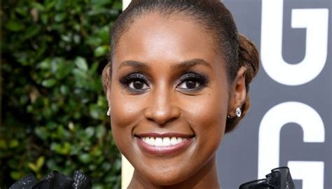Watch Issa Rae Gets Shady Af With Her Bffs In New Cover Girl Ad