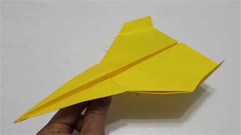 Comment faire un avion en papier qui vole très bien - YouTube