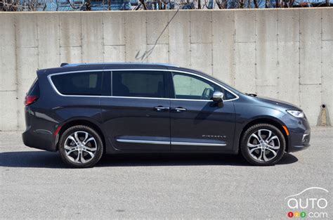 2021 Chrysler Pacifica Review Whats New Hybrid Fuel Economy Pictures
