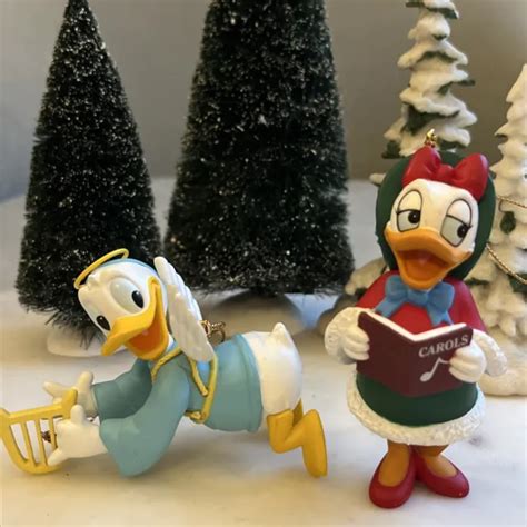 Disney Donald Duck Angel And Daisy Duck Caroling Christmas Ornaments
