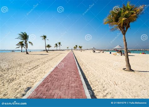 Al Mamzar Beach Park Stock Image Image Of Beach Travel 211841079