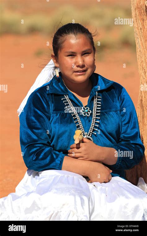 Navajo Woman Hi Res Stock Photography And Images Alamy