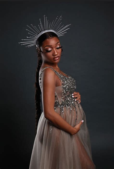 Maternity Photoshoot Elegant Classy Dress Gown In 2021 Maternity
