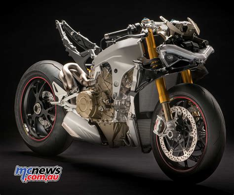 The speciale com with steering head worked. Ducati Panigale V4 | V4 S | Panigale V4 Speciale | MCNews ...