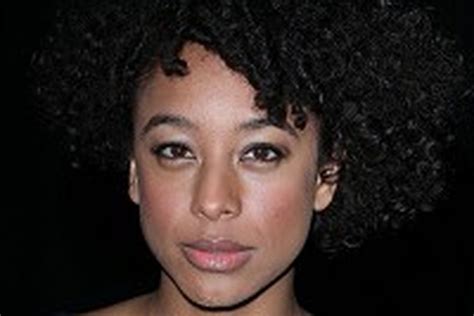 Bailey Rae Heals Grief With Music Independentie