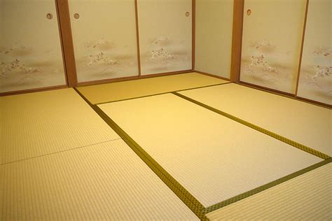 Expert tatami mat makers change tatami floor panels. Superior Japanese Material, Tatami Mat - About Japanese ...