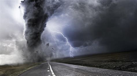 Tornadoes are one of nature's most violent storms, and they happen in various parts of the world. Tipos de tornados