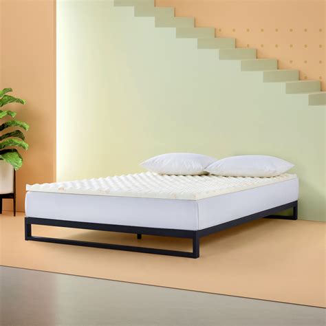 Memory foam mattress toppers mold to the body, and then slowly spring back to their original memory foam mattress toppers are sold in twin, full, queen, king, and california king sizes. Zinus 1.25" Swirl Copper Cooling Memory Foam Mattress ...