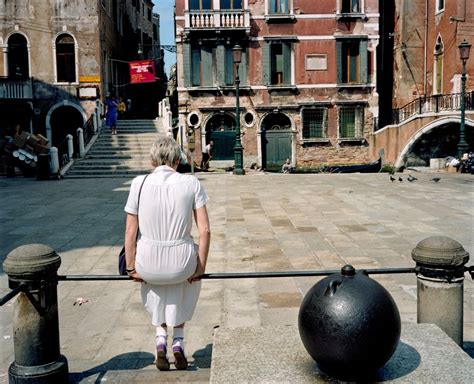 15 Wonderful Color Photographs Captured Everyday Life In Italy In The