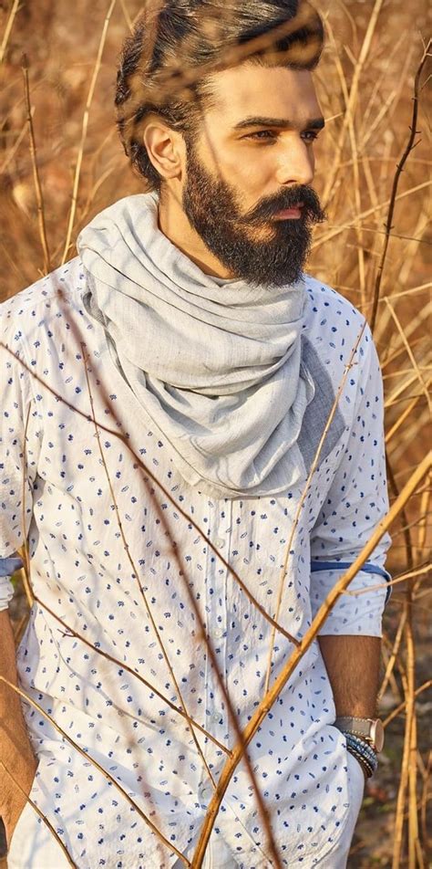 Growing a beard is a journey in which you are bound to become at least a little impatient from time to time. Fuller Beard - 6 Proven Tips For Growing a Fuller Beard!