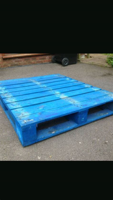 Blue Pallets Free To Go Quantity Around 100 In Newlands Glasgow